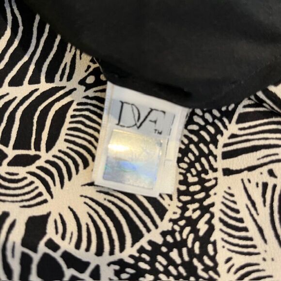 Diane von Furstenberg Silk Colorblock Blouse Black w/ Print Sleeves Back Size 4 - Picture 5 of 12